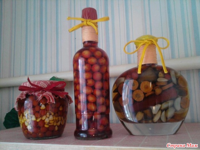 Декоративные бутылки на кухню: 3 способа создания