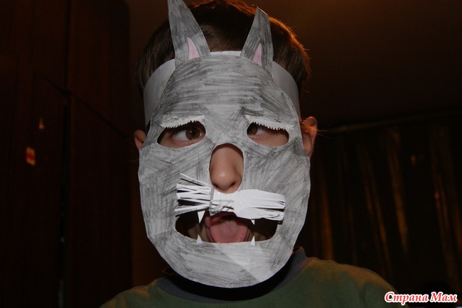 Смешные маски на 1 апреля. Дурацкие маски. Смешные маски для ограбления. Смешная маска для лица на 1 апреля.
