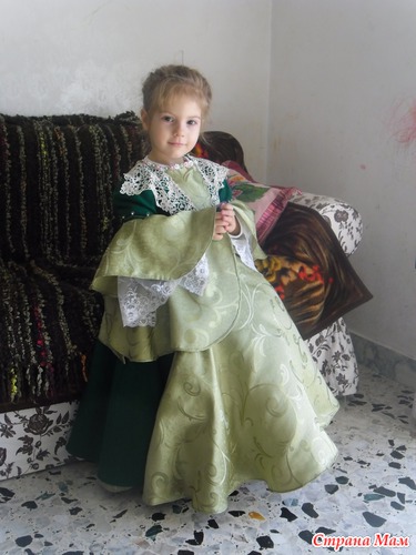 мама сотворила платье для принцессы на карнавал