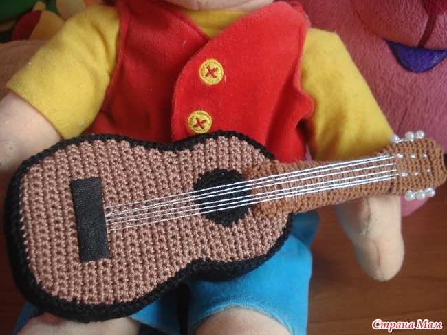 гитара крючком для игрушки