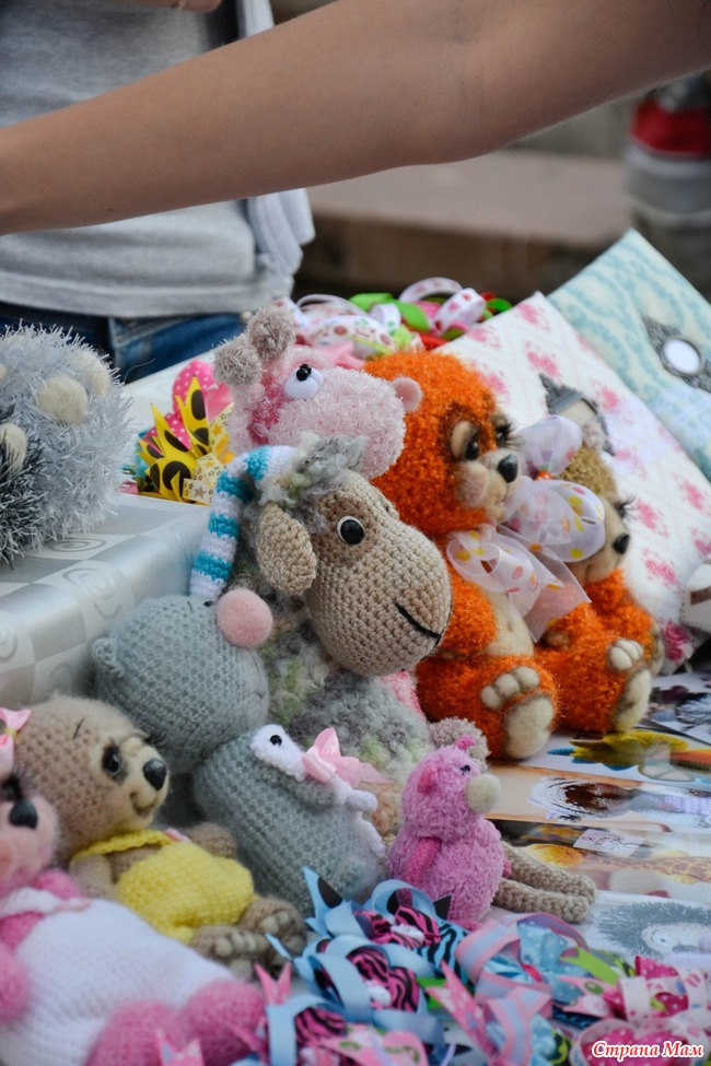 Ярмарка вязания. Изделия вязаные игрушки на выставку. Ярмарка вязания. Выставка ярмарку вязаных игрушек. Выставка вязаное чудо.
