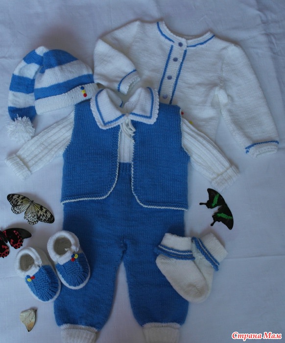 Костюмчик 6 месяцев. Вязаные костюмчики для мальчиков. Костюм для новорожденного мальчика. Теплые костюмчики для новорожденных мальчиков. Вязаные костюмы для новорожденных.