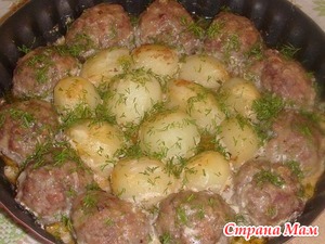 Котлеты с картошкой в сметанно-томатном соусе