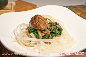 . Жареная куриная печень со шпинатом