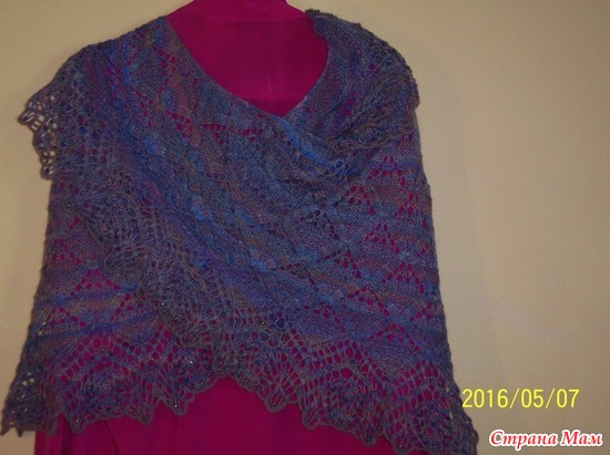 Shawl&quot;Running on waves&quot;