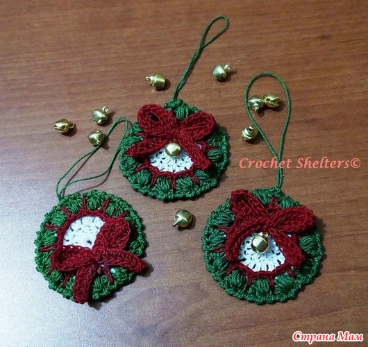 Crochet Christmas Ornaments - wreath