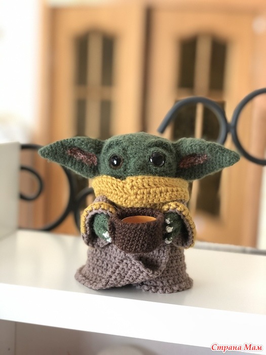 Baby yoda crochet amigurumi