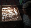 Рисование песком на стекле Золотая осень в городе!